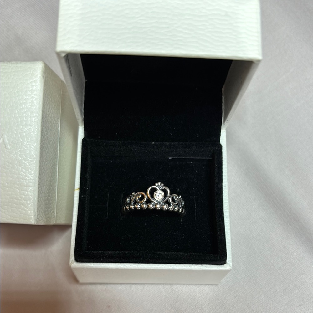 Elegant Silver Heart Crown Ring